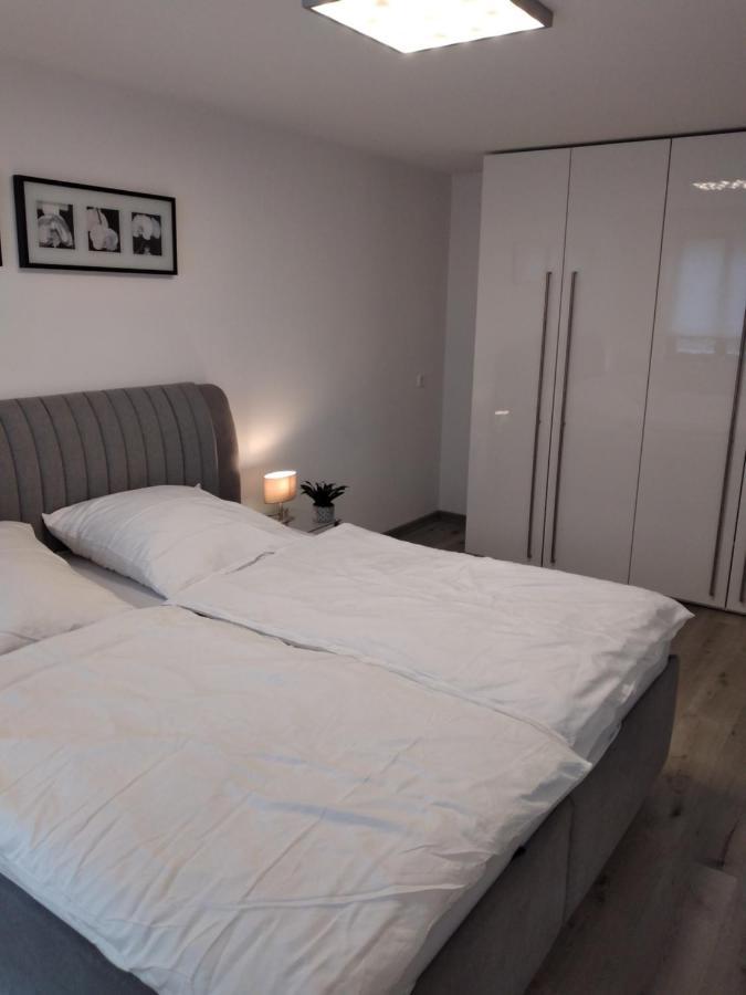 Ferienwohnung Trunk Direkt An Den Weinbergen, Parkplatz, Terrasse Mit Grill Und Lounge Roschbach Exterior photo